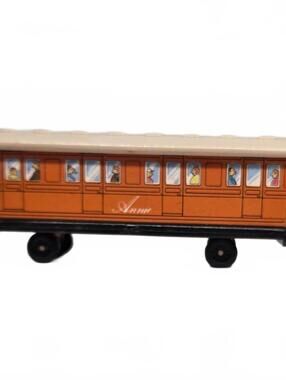 Thomas & Friends ERTL Annie Passenger Coach / Marked 1202 /  1987 / Vintage